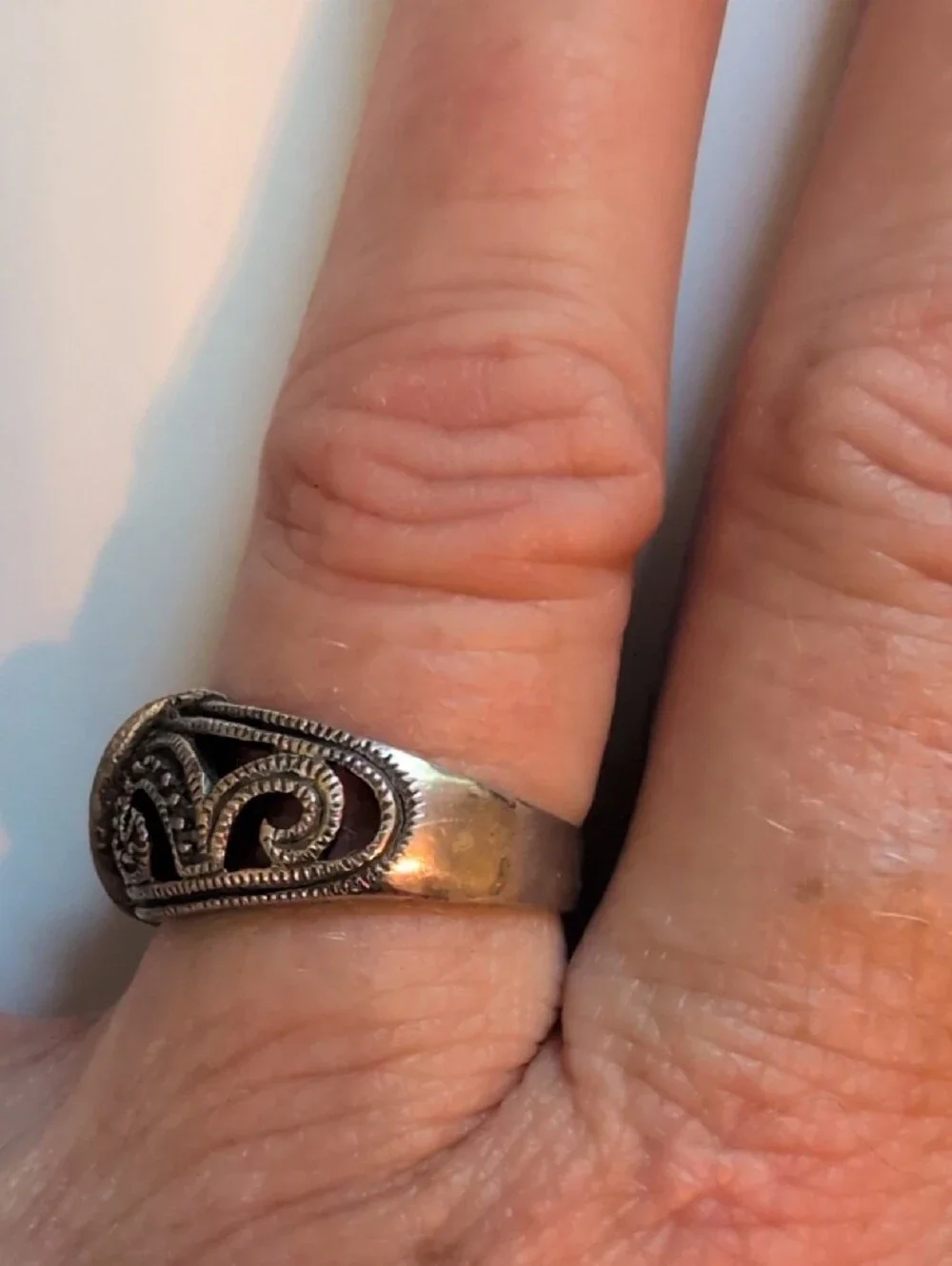 Sterling Silver Marcasite Swirl Band Ring - Size 8